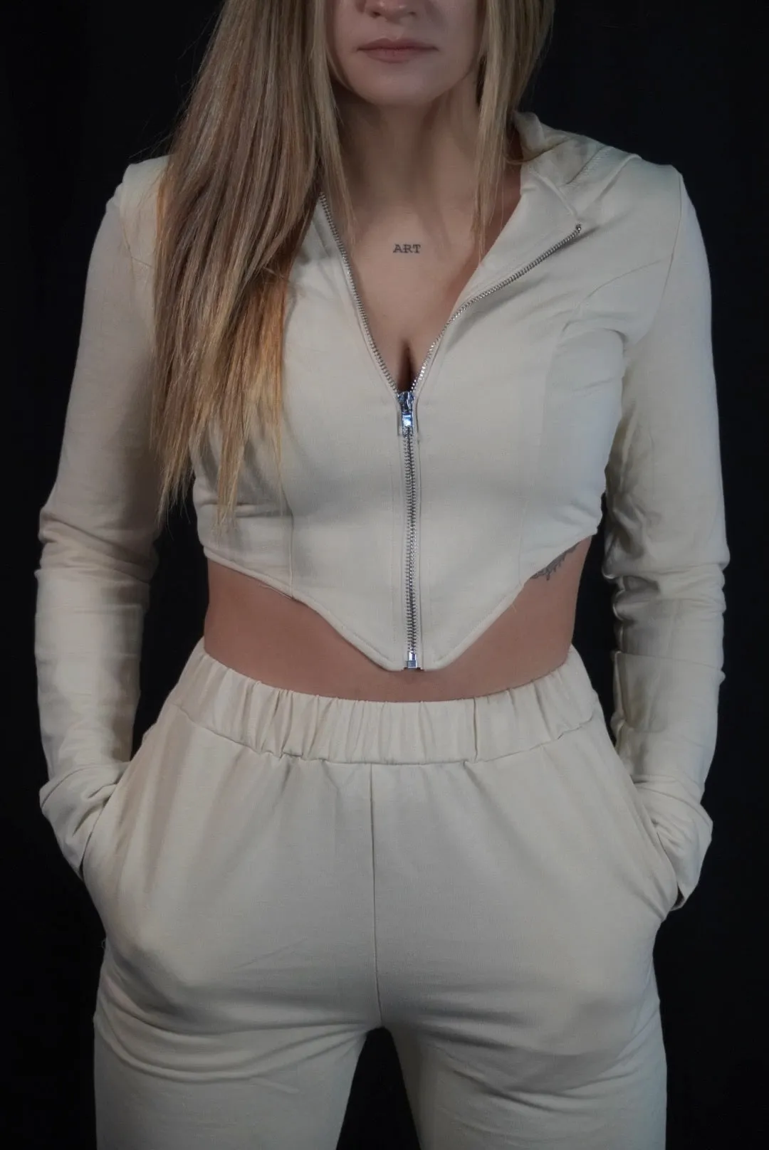 TRENING 'BEIGE DIVA' - Trening dama din 2 piese cu bluza tip corset pantaloni